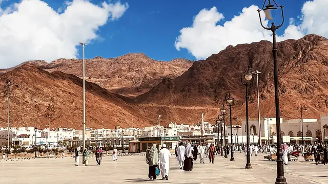جبل أحد شمال المدينة المنورة فوق ساحة الشهداء