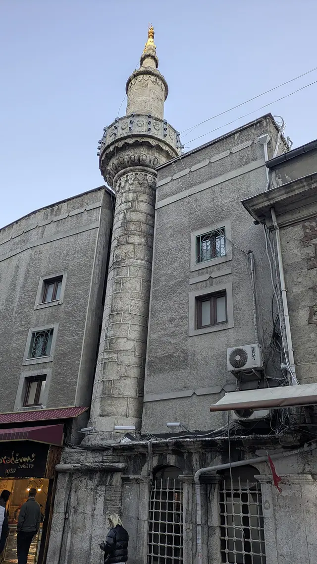 Karaderviş Ağa Çarşı Cami