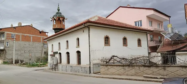 Orta camii Şerifi