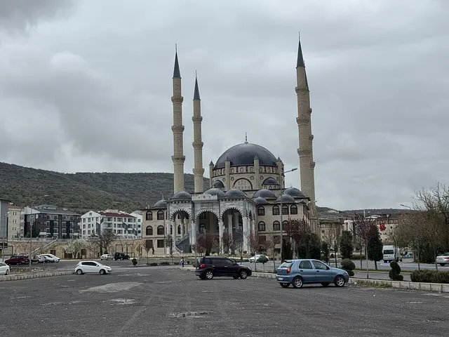 مسجد في نوشهر