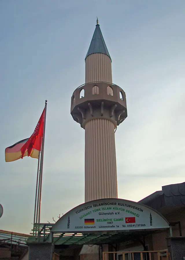 مسجد في كوترسلوه