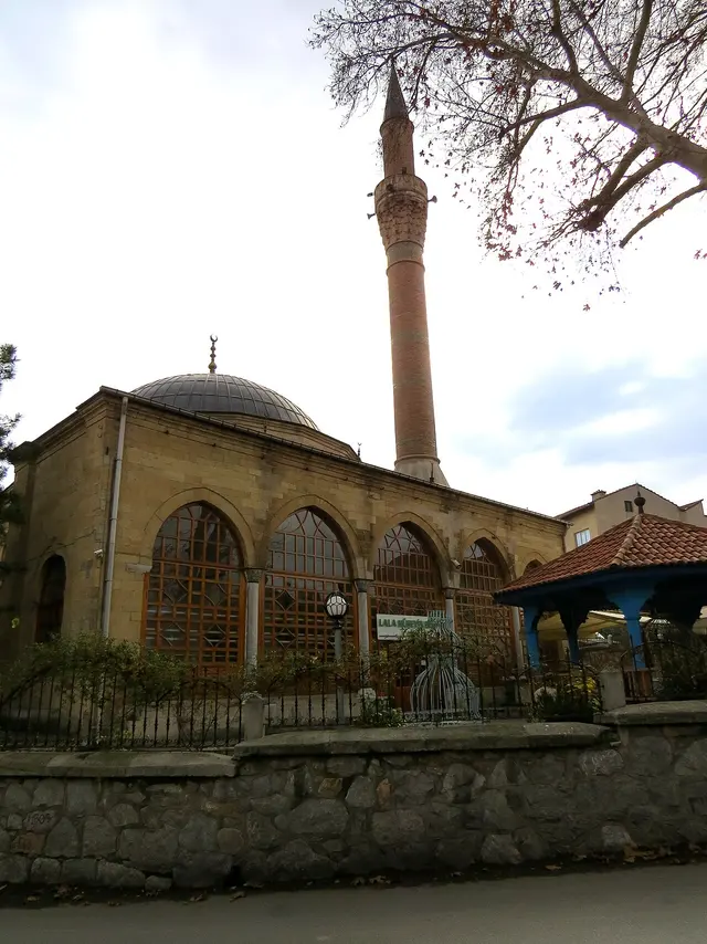 Lala Hüseyin paşa camii