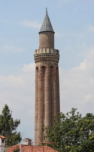 مسجد يفلي منارة