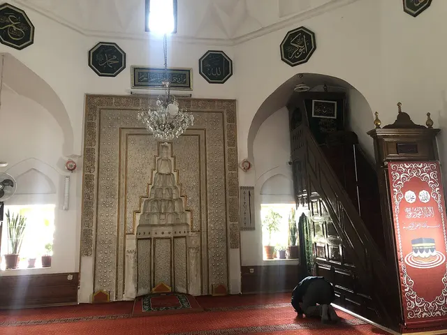 Kurşunlu Camii