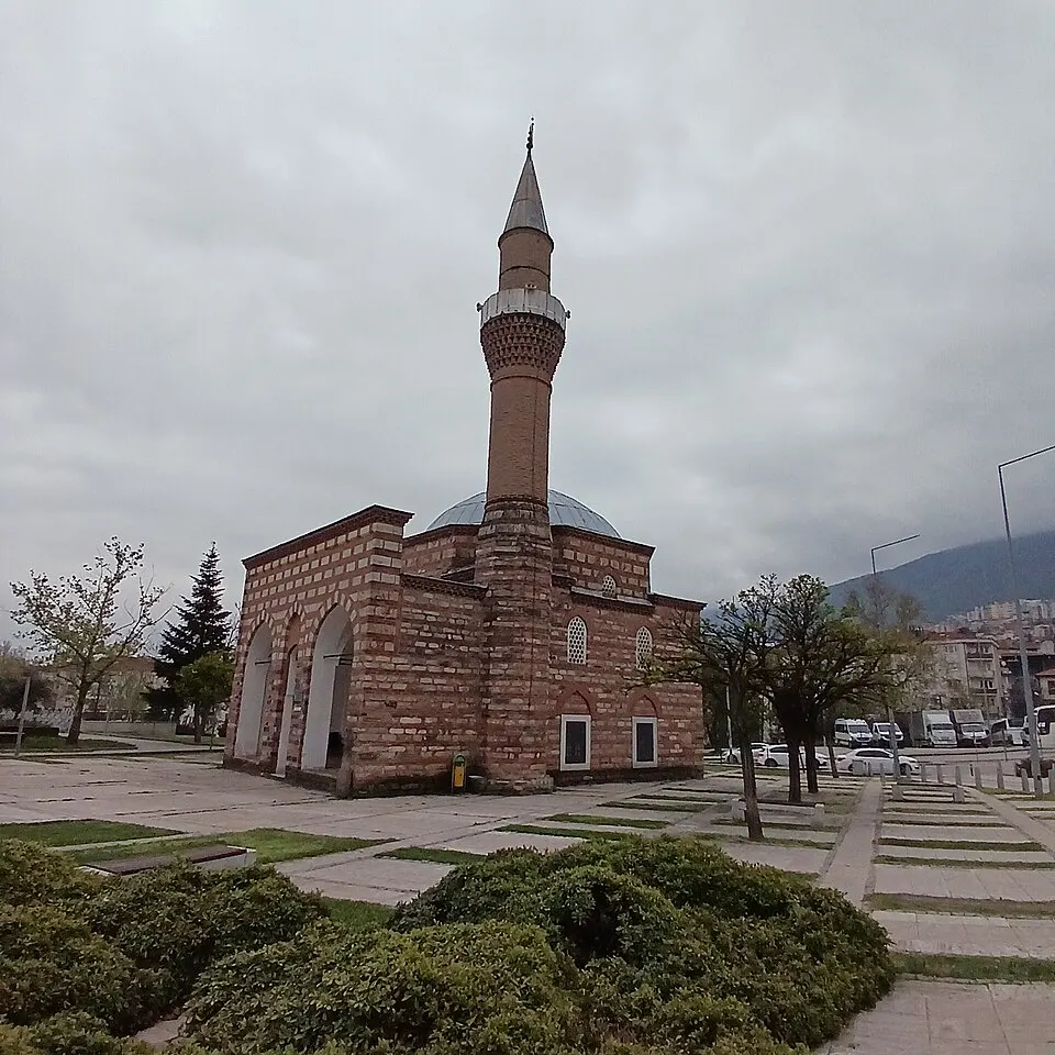 Hatice İsfendiyar Cami