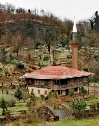 Hemşin Camii