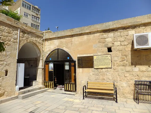 Şeyh Çabuk Camii