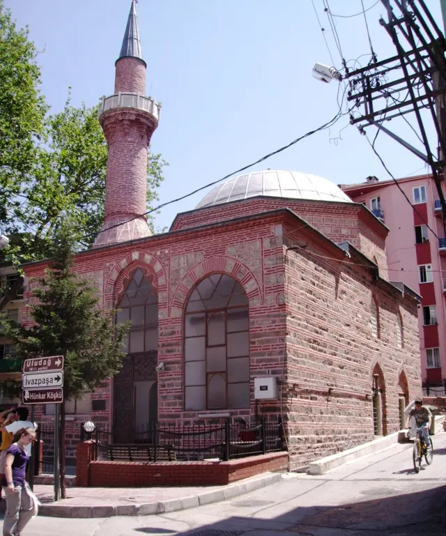 Maksem (Düstürhan) camii