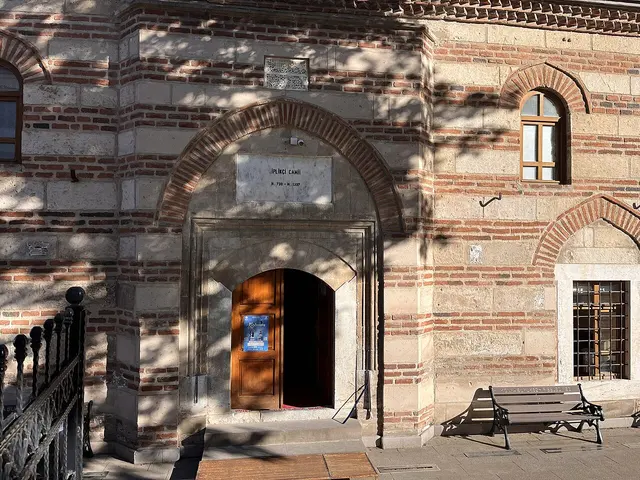 İplikçi Camii